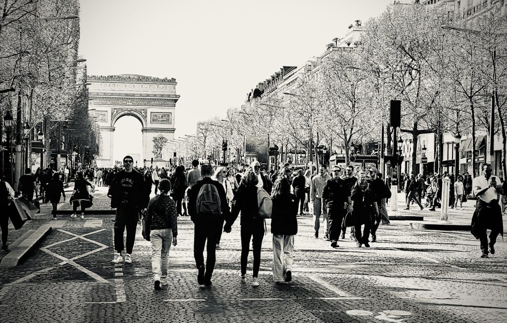 La Flaneur Paris Street Scene